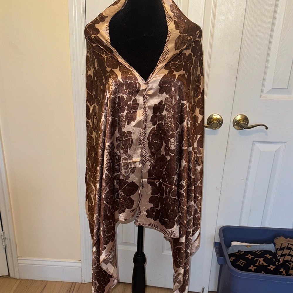 Elegant Floral Brown and Cream Scarf